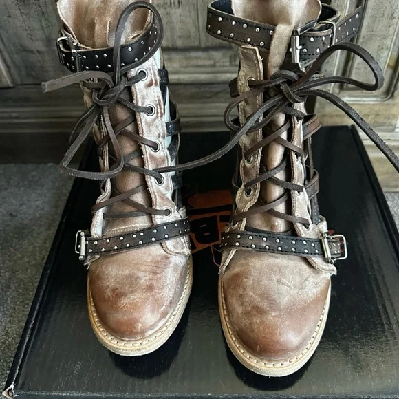 New Freebird Cheyenne Taupe Bootie Size 9 Stylish Women's Leather Boots - Picture 2 of 7